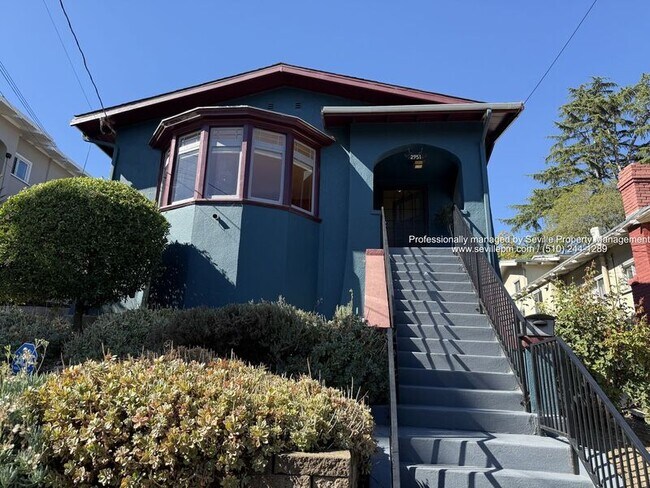 Primary Photo - 2951 Madera Ave