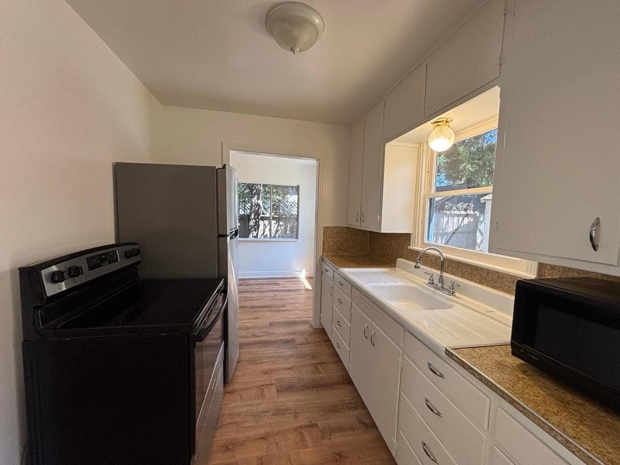 Building Photo - 582 Olivene Ct