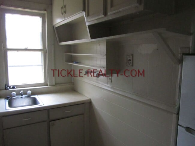 Building Photo - Tickle Realty, LLC