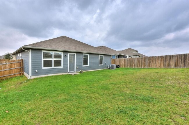 Building Photo - 132 Denton Dr