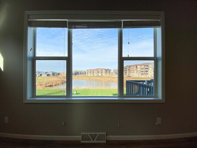 Building Photo - 9626 Sweet Autumn Dr