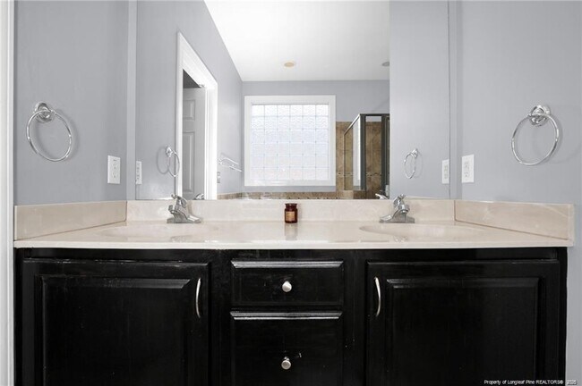 Building Photo - 427 W Summerchase Dr