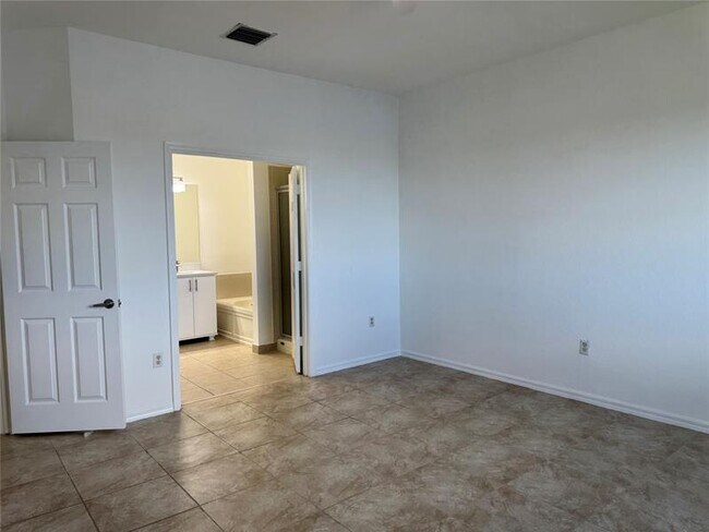 Building Photo - 4331 SW 131st Ln