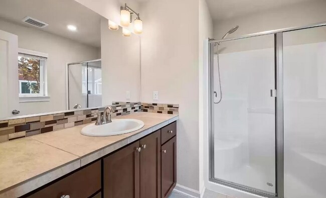 Building Photo - 459 NE Patricia Ann Pl