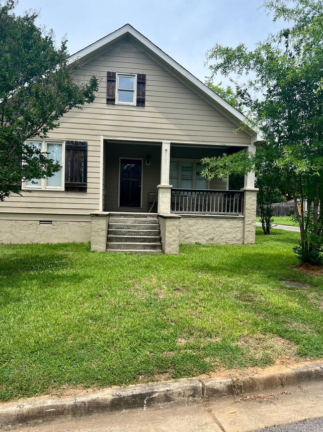Primary Photo - Charming 3 Bedroom 3 Bath Available Fall 2...