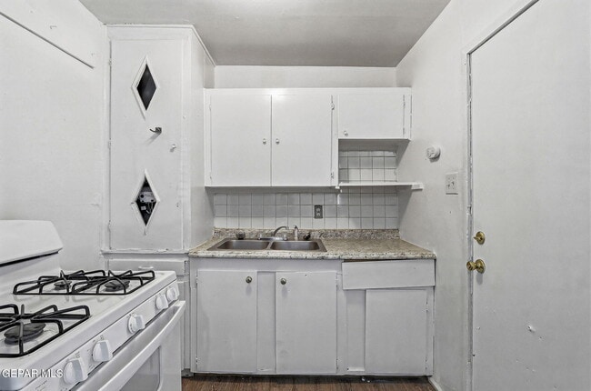 Building Photo - 3912 Kemp Ave