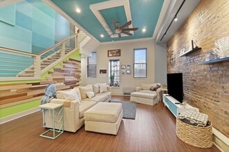 Building Photo - 334 Broad St