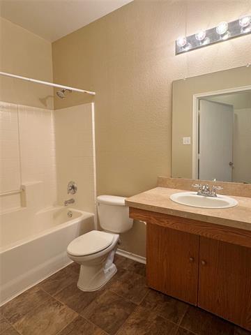 Building Photo - 2146 Stonebrook Ln