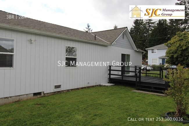 Building Photo - 923 16th St SW