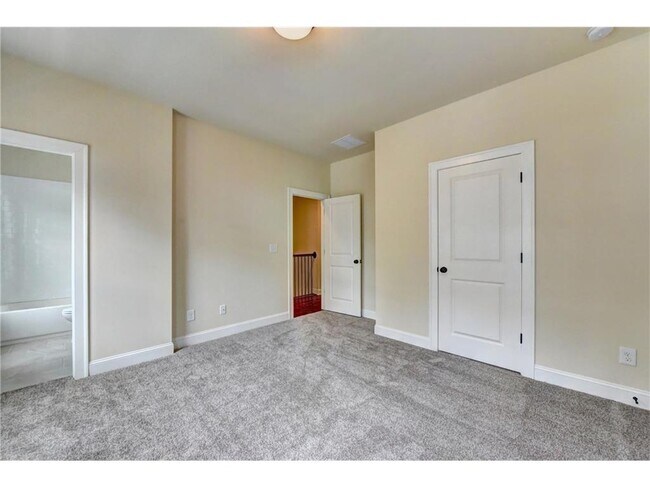 Building Photo - 5239 Cresslyn Rdg