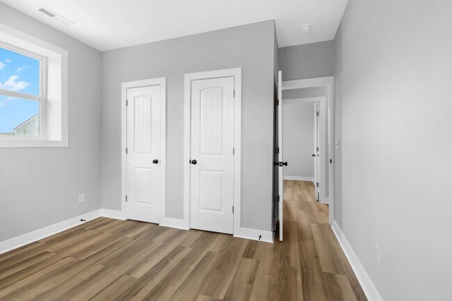 Building Photo - Newly renovated 4 bed 2.5 bath, located in downtown Wilmington