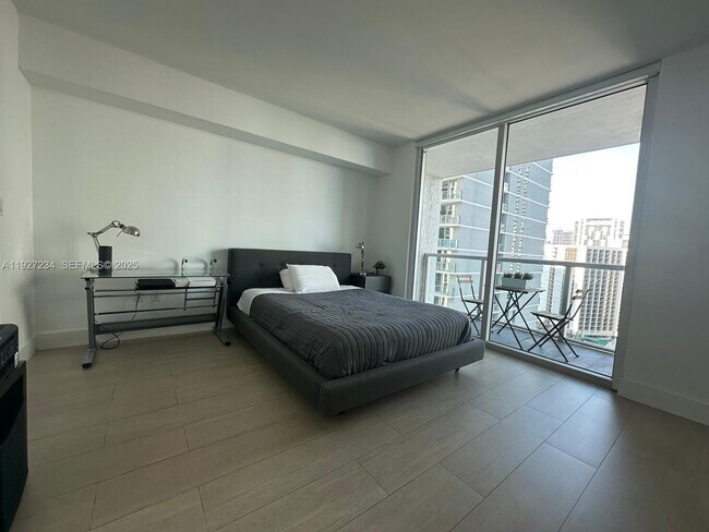 Building Photo - 500 Brickell Ave