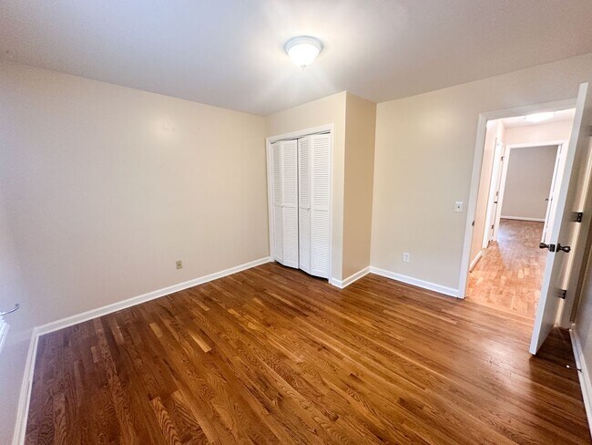 Building Photo - Beautiful Waterfront 4-Bedroom Home in Pirates Cove!