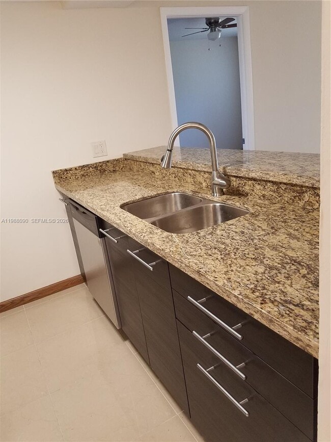 Building Photo - 8180 Geneva Ct