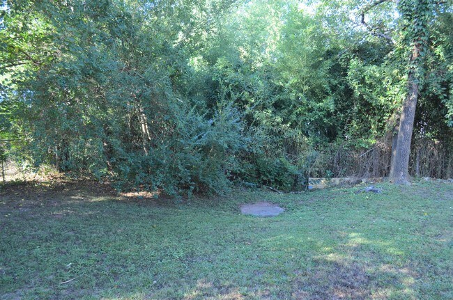 Building Photo - 134 White Oak Dr