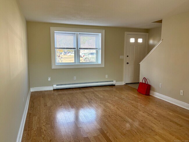 Building Photo - 211 E Main St