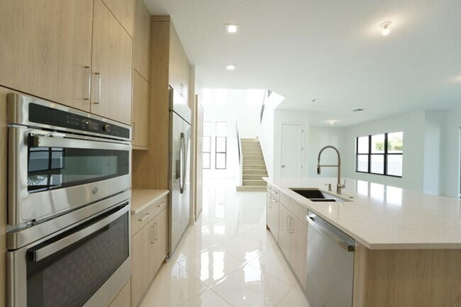 Primary Photo - 9099 Silver Marsh Ln