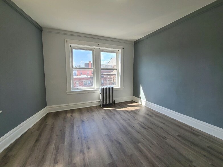 Building Photo - 684 Summer Ave