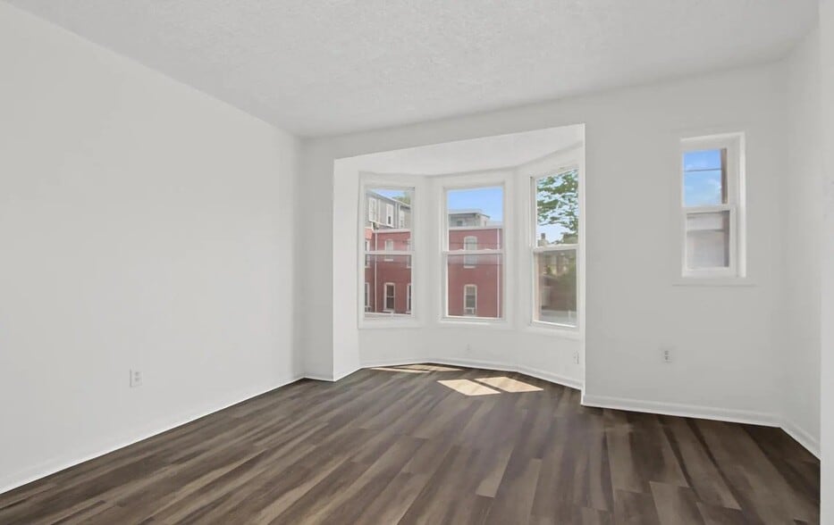 Building Photo - 460 S Pershing Ave