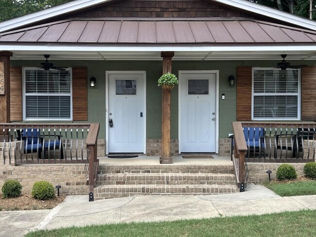 Building Photo - 1464 Sawyer Rd