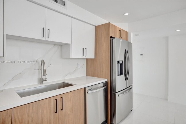 Building Photo - 7135 Collins Ave