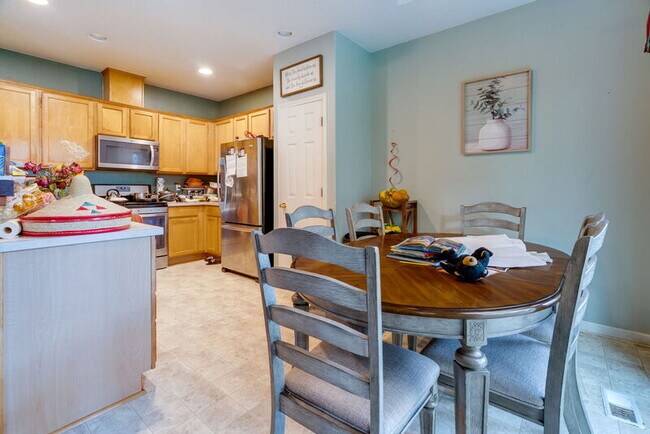 Building Photo - 16552 NE Pacific Terrace