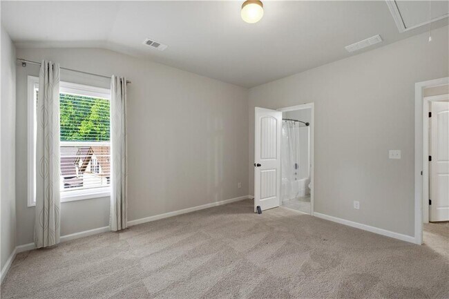Building Photo - 4910 Belcrest Way