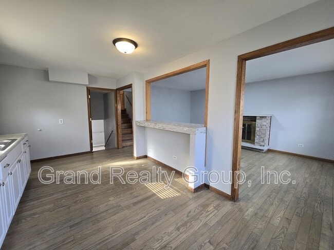 Building Photo - 307 N Rosedale Ct