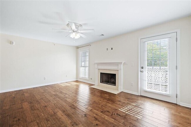 Building Photo - 4140 Riverlook Pkwy SE