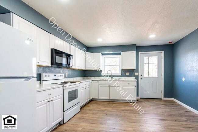 Building Photo - 1703 Sprott St