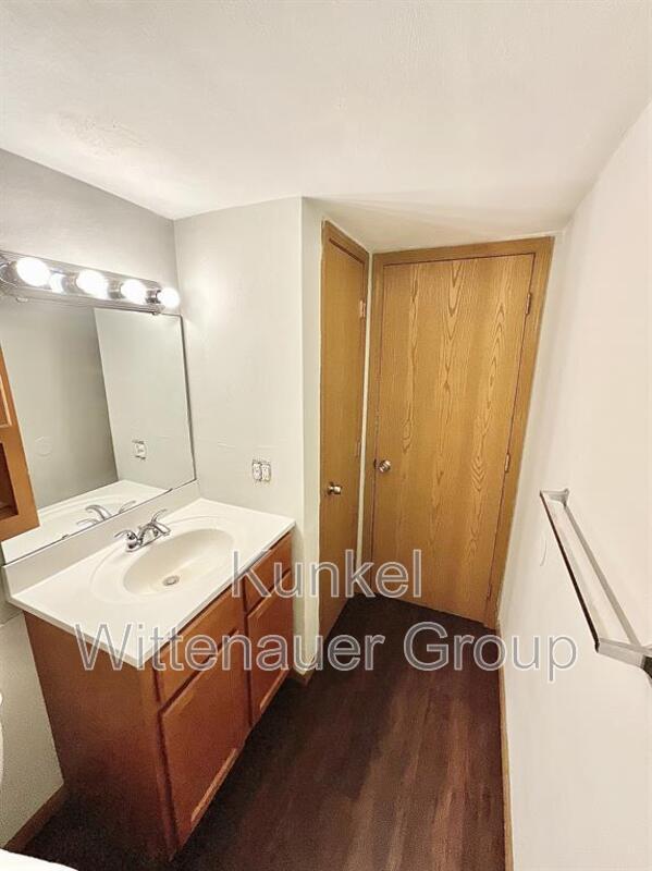 Building Photo - 1811 Jamestown Rd