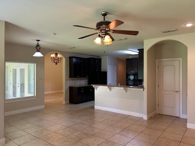 Building Photo - 3335 Hagen Lp