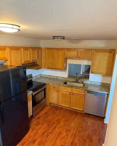 Building Photo - 9883 Liberty Ct