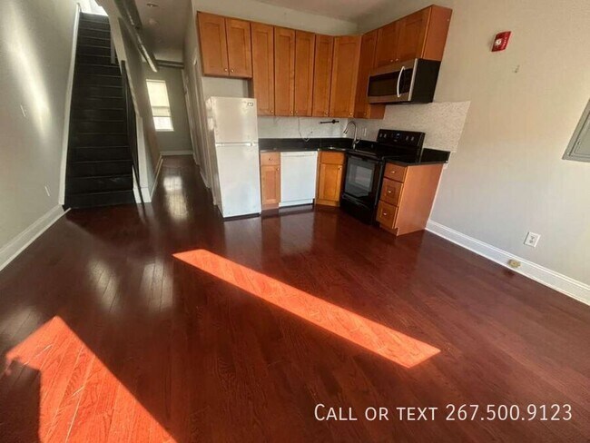 Building Photo - 1613 Frankford Ave