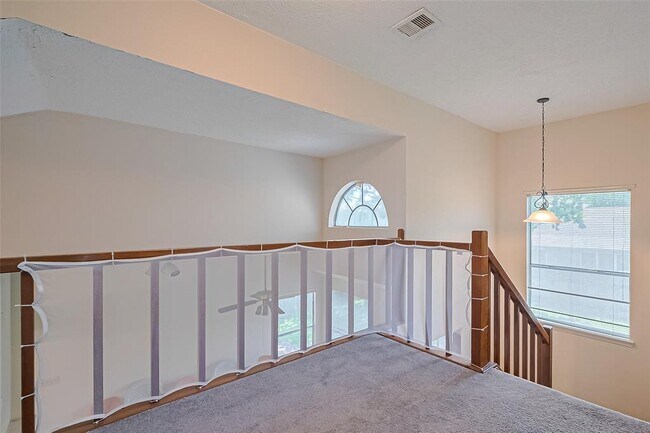 Building Photo - 3812 Redbud Dr