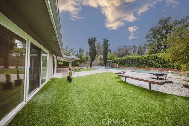 Building Photo - 5817 Lockhurst Dr