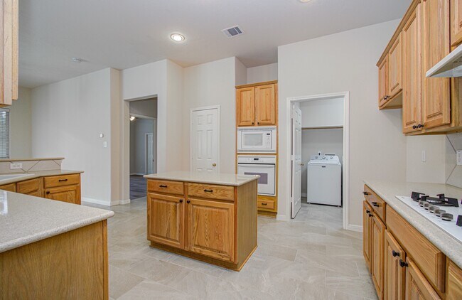 Building Photo - 17611 Emerald Garden Ln
