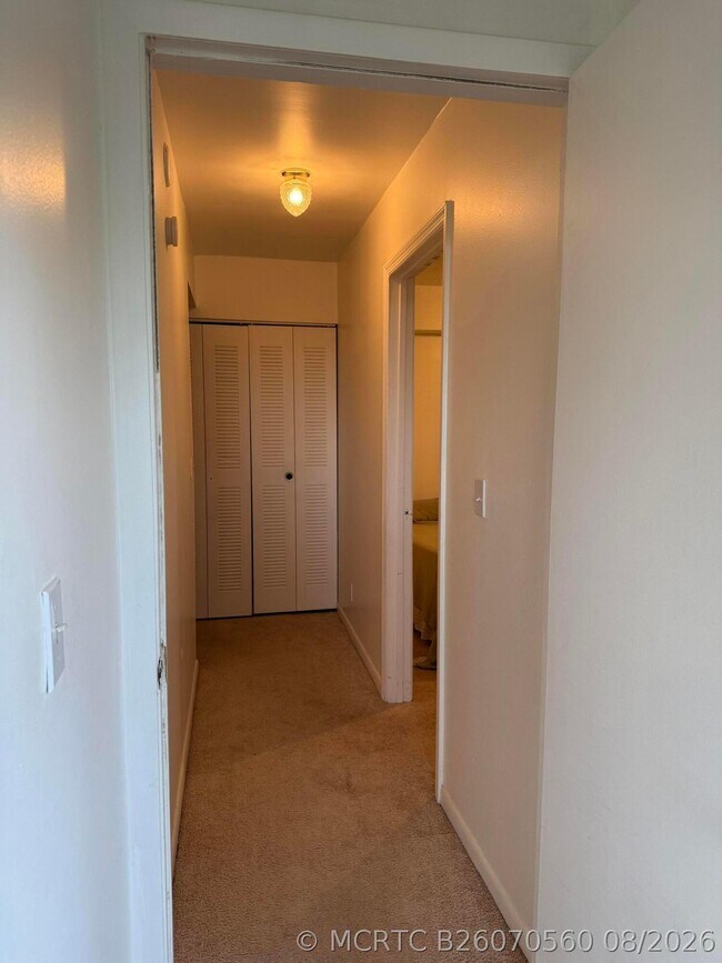 Building Photo - 31 Springdale Cir