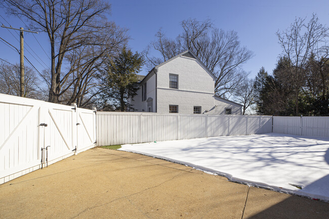 Building Photo - 3227 45th St NW