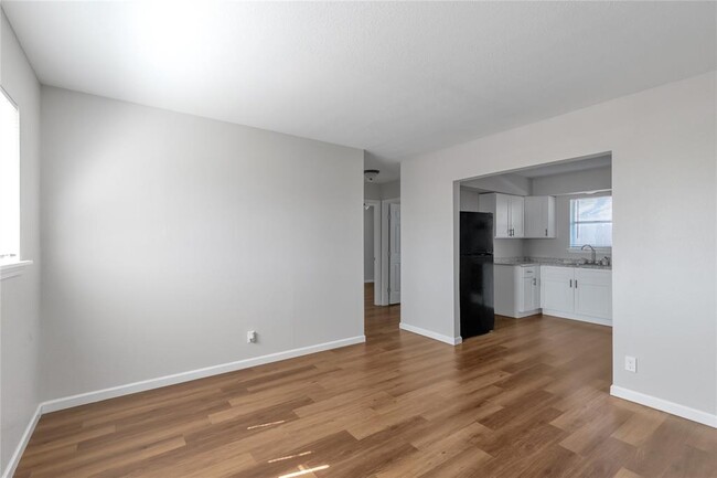 Building Photo - 809 John Adams Dr