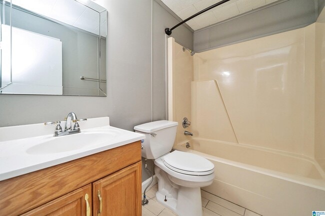 Building Photo - 1541 Rainbow Ln