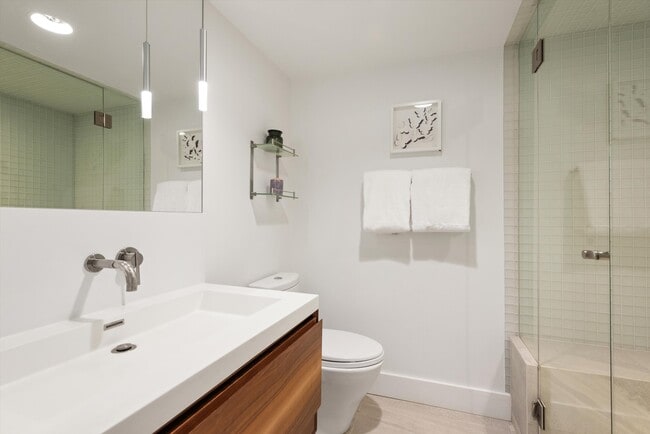 Building Photo - 600 E Main St