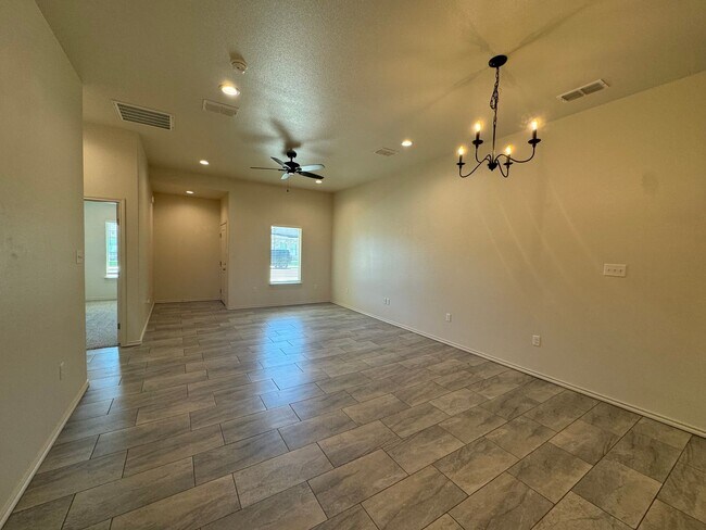 Building Photo - 2bed/2bath Available Now- LBK Cooper ISD