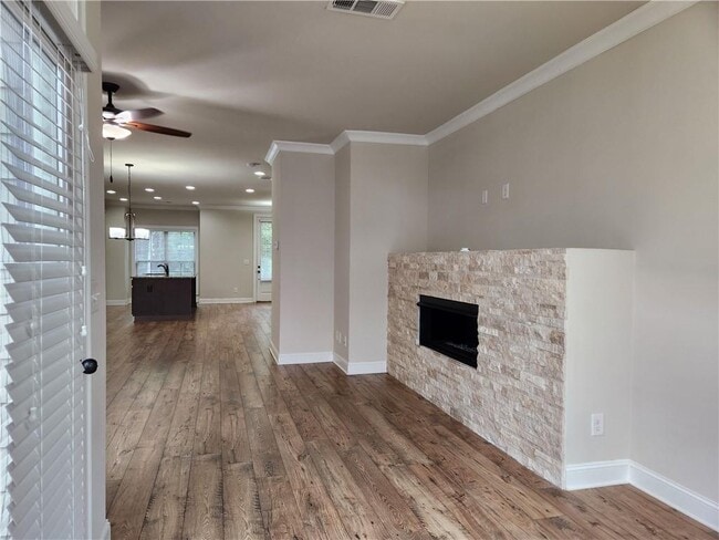 Building Photo - 1323 Faircrest Wy