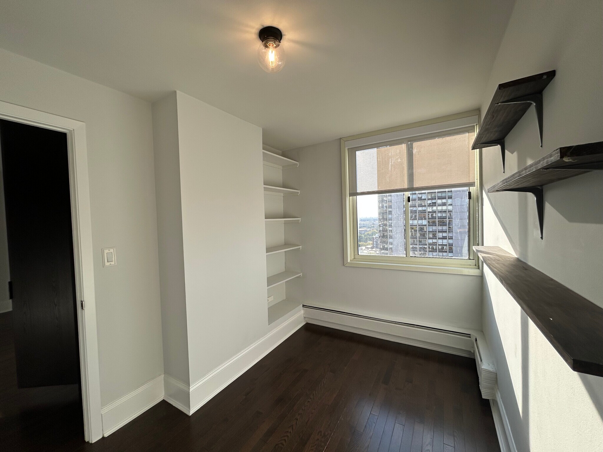 Building Photo - 1350 N Dearborn St