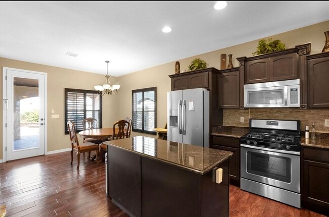 Building Photo - 12709 Cozy Cove Ave