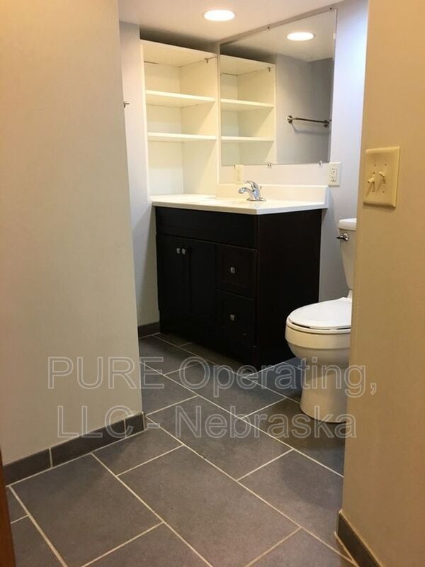 Building Photo - 4214 Pierce St
