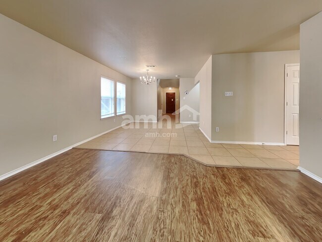 Building Photo - 2120 Malone Dr