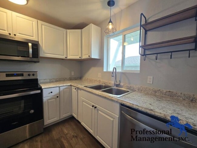 Building Photo - 3 bedroom in Billings MT 59102
