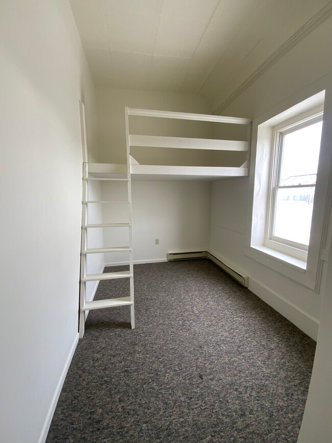 Building Photo - 368 Broadway